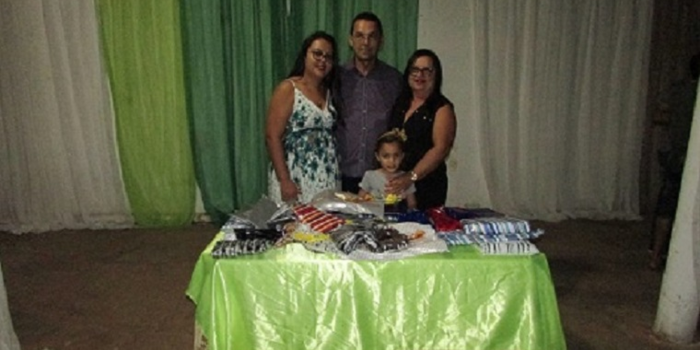 Prefeito Ananias André homenageia pais sanjoenses
