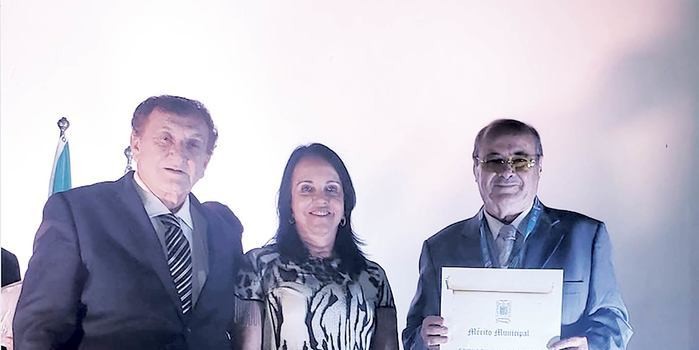 Mão Santa homenageia Sílvio Mendes e Valdeci retira nome de Bolsonaro