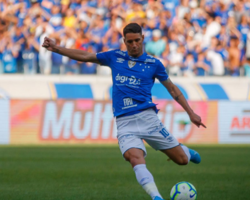 Santos tem jogador expulso e Cruzeiro vence na estreia de Rogério Ceni