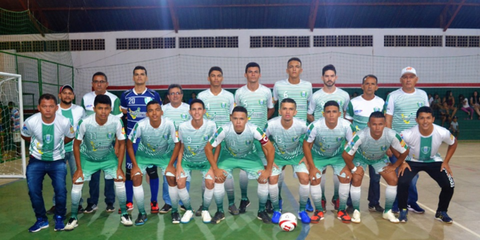Prefeito Genival Bezerra prestigia a classificação da seleção municipal de futsal