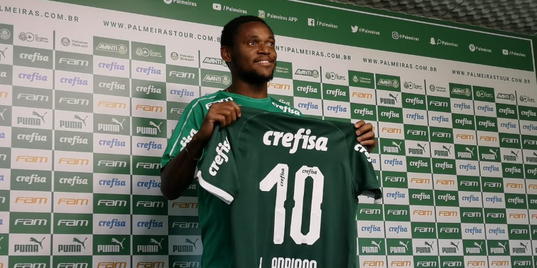 Palmeiras apresenta Luiz Adriano na Academia de Futebol