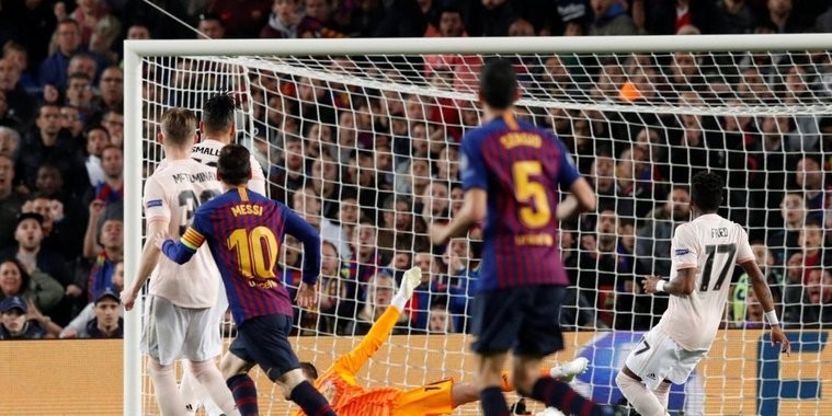Lionel Messi faz o gol mais bonito e ganha prêmio