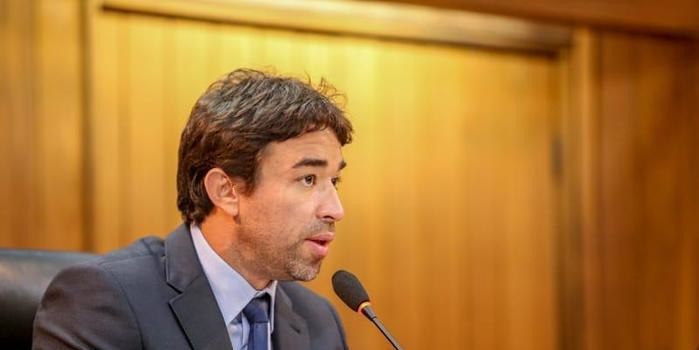 Marden critica segurança e revela que população construiu celas