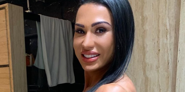 Após ser denunciada por pornografia, Gracyanne Barbosa posta foto nua