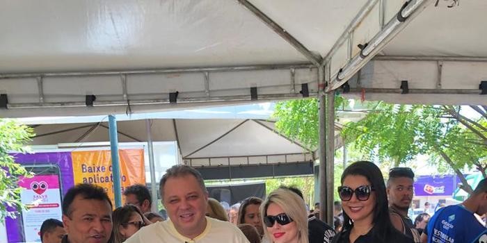 Florentino e Fábio Abreu fazem dobradinha em projeto social na capital