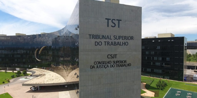 Empresas são condenadas por discriminar trabalhador endividado