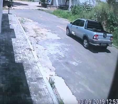 Criminosos invadem residência e fazem família refém em Teresina