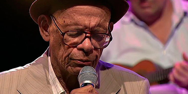 Sambista Elton Medeiros morre aos 89 anos no Rio
