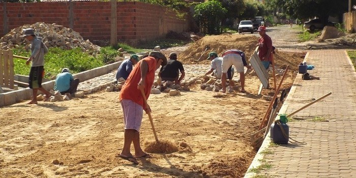 Prefeitura dá início a construção de calçamento na Rua Boa Vista