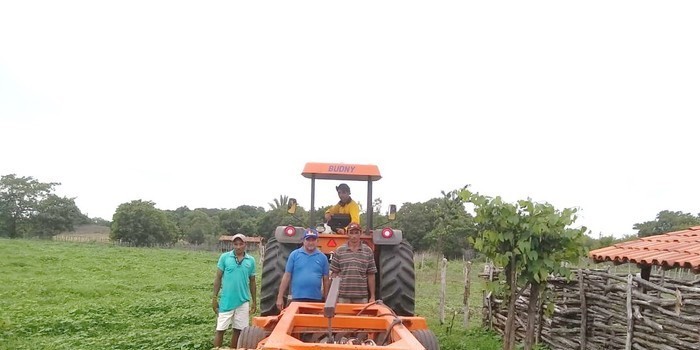 Agricultores familiares de Jatobá do Piauí recebem incentivos do poder público municipal