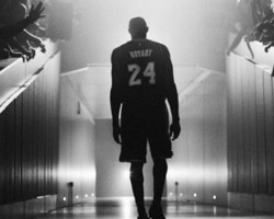 Astros da NBA e de outros esportes homenageiam Kobe Bryant na web