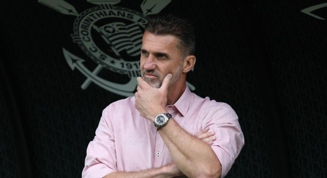 [COMENTE] Após derrota na Sul-Americana, Vagner Mancini deveria ser demitido do Corinthians?