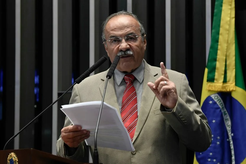 Senador Chico Rodrigues foi flagrado com dinheiro na cueca 