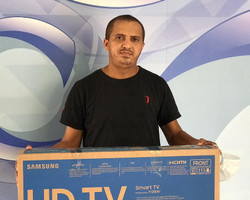 Assine Ganhe: Autônomo é 25º sorteado e recebe SmartTV no Grupo MN