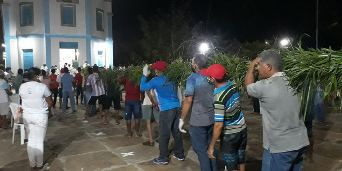 Ela espera por você