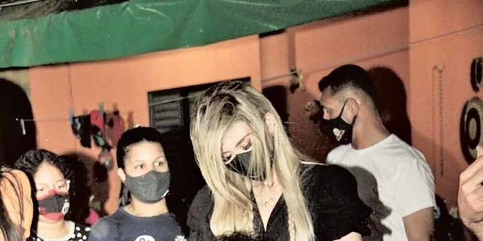 Anamelka se emociona ao ser chamada de candidata das crianças