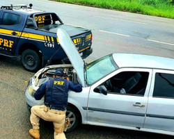 PI: PRF recupera carro roubado no Ceará e prende idoso por receptação
