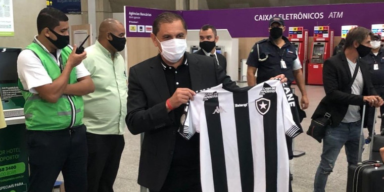 Botafogo apresenta novo técnico
