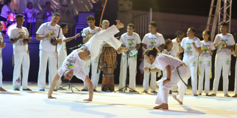 Grupo de Capoeira Raízes do Brasil e Rosa Xote fazem live nesta terça