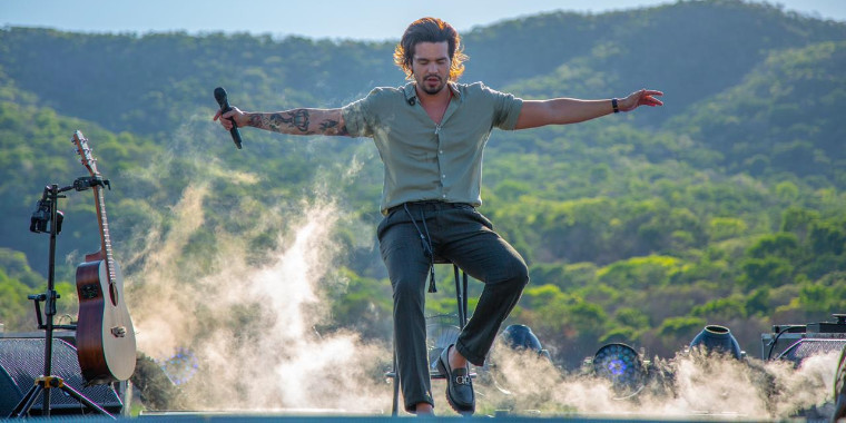 Luan Santana faz live histórica diretamente do Pantanal