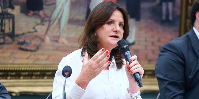 Câmara debaterá denúncia sobre estocagem de 6,8 mi de testes de Covid