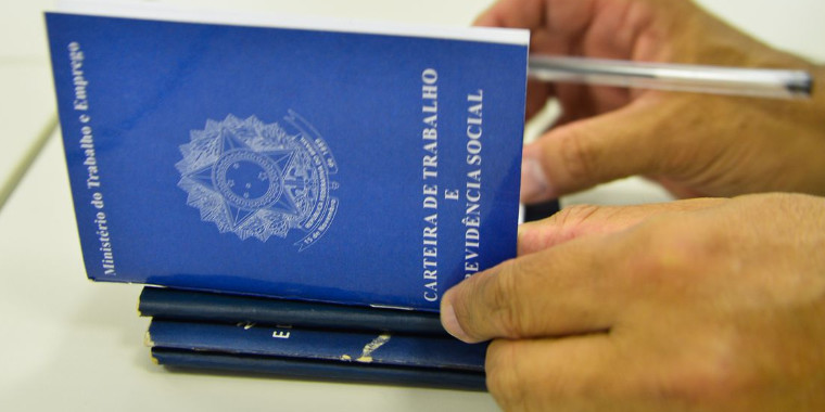 País registra criação de 394,9 mil vagas de emprego em outubro