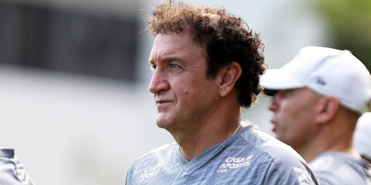 Covid-19: Cuca testa positivo e está fora de jogo