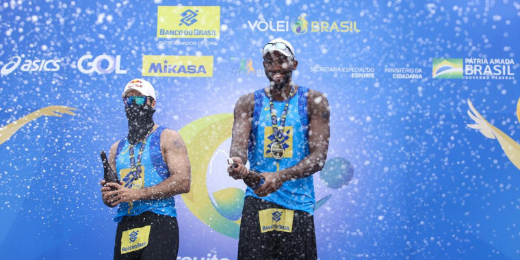 Evandro e Bruno Schmidt fecham ano com título no Circuito nacional