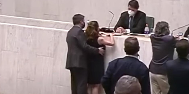 Deputada é apalpada por colega na Alesp e denuncia assédio