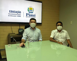EDUCAÇÃO: Prefeito Marcelino Almeida, em audiência com o secretário de Estado da Educação, anuncia benefícios para Coivaras