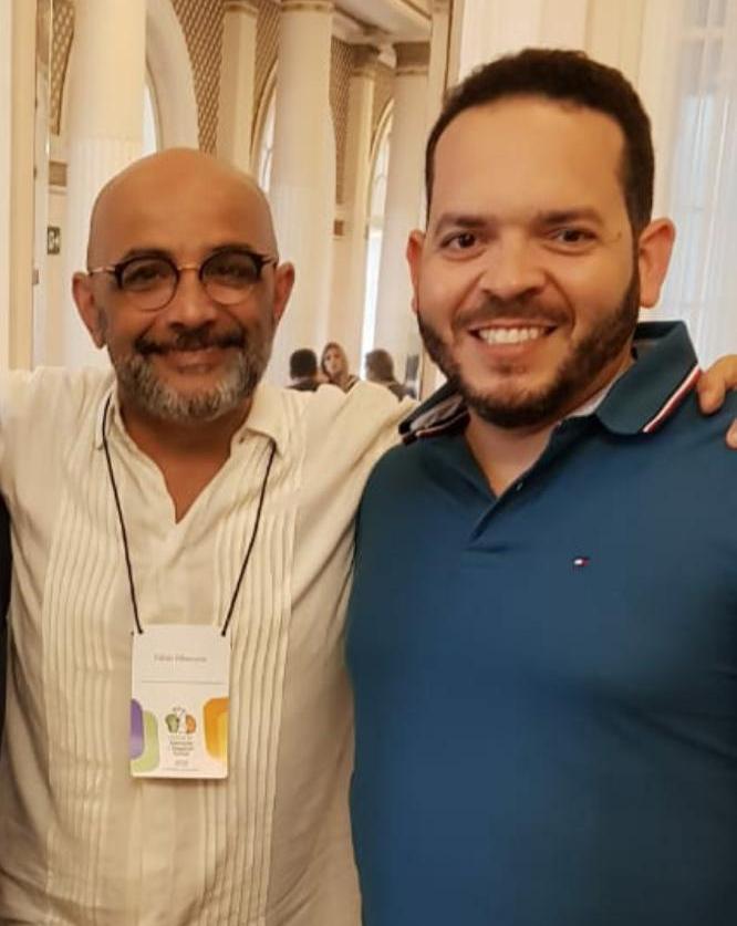 À direita, Dr. Luiz Gustavo F. Lima Oliveira (Foto: reprodução)