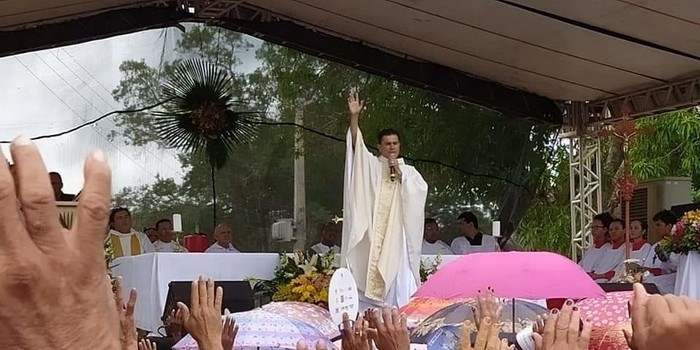 Fé e devoção em Gruta Betânia em torno de Nossa Senhora de Lourdes, neste 11 de fevereiro