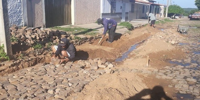 Município intensifica trabalho de recuperação dos calçamentos danificados com as chuvas