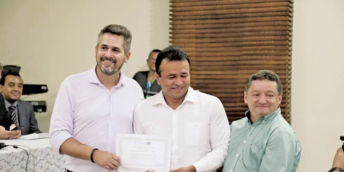Pablo reassume a Fundação anunciando investimentos
