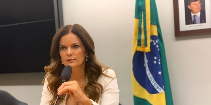 Iracema comemora afastamento de prefeito importunador