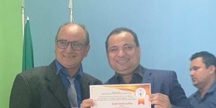Evaldo recebe título de cidadania em Caraúbas no sábado de Carnaval