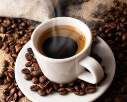 Tomar café reduz risco de uma série de doenças, diz pesquisa