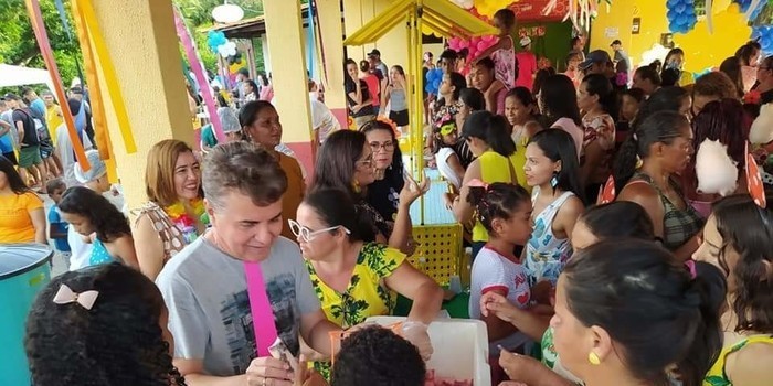 Prefeito João Luiz comanda Baile Infantil de Carnaval e criançada faz a festa