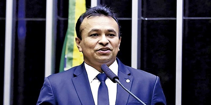 Fábio Abreu promete "bomba" para dia 12, com nome federal