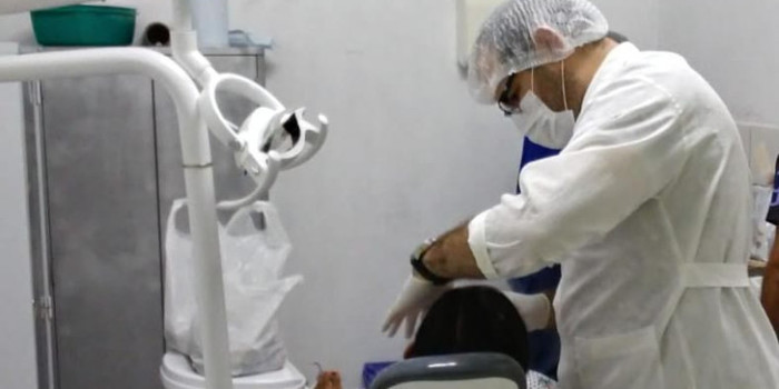 Prefeito Ananias André oferece serviços de prótese dentária para população