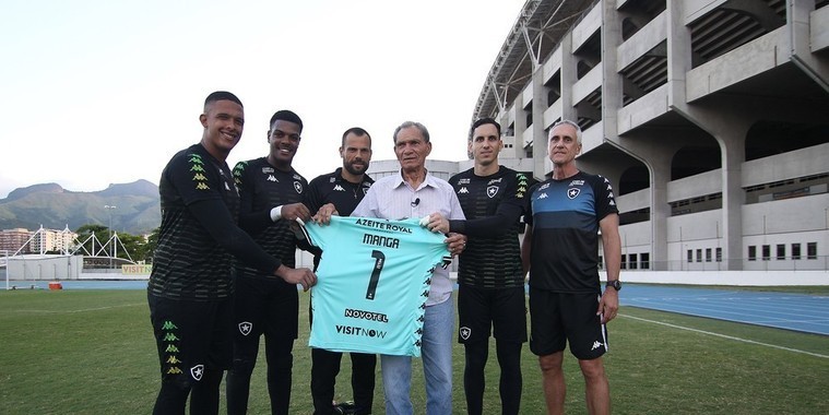 Ídolo do Botafogo recebe convite e irá morar no Retiro dos Artistas