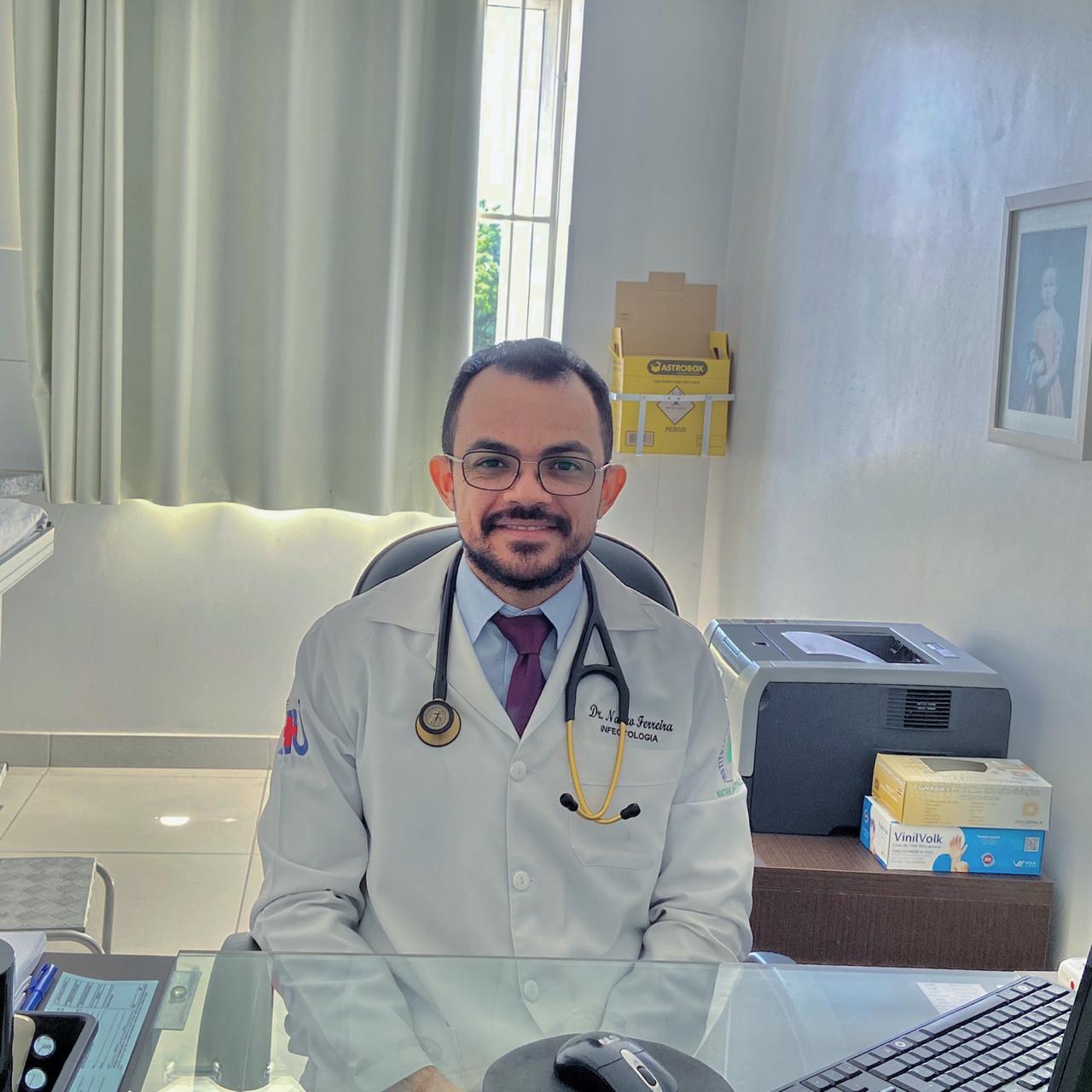 Médico Nayro Ferreira