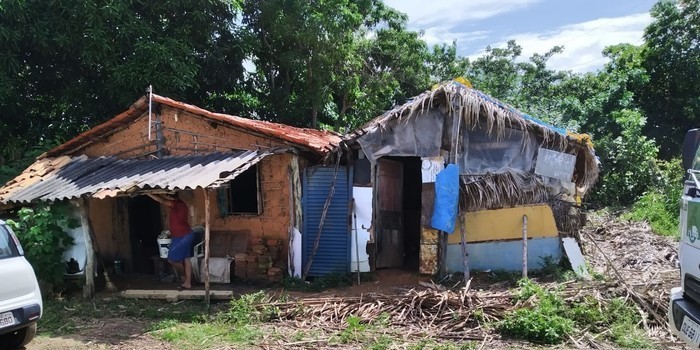 Família é retirada de área de riscos em Monsenhor Gil