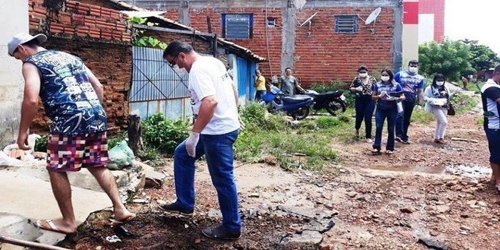 Equipe da SEMAS visita famílias do Bairro Chapadinha que também tiveram prejuízos com o rompimento da barragem
