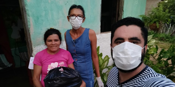 Prefeitura de Água Branca beneficia 400 famílias com doação de cestas básicas