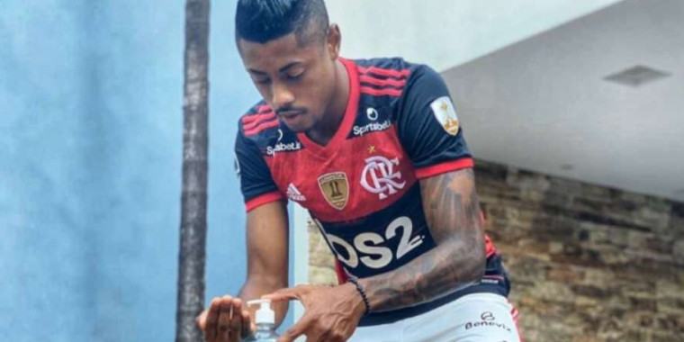 Bruno Henrique doará camisa para ajudar instituições