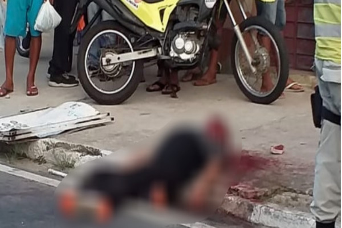 Resultado de imagem para Após assaltar e matar ambulante, suspeito é apedrejado até a morte