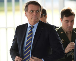 Presidente Bolsonaro chega a Hospital das Forças Armadas em Brasília