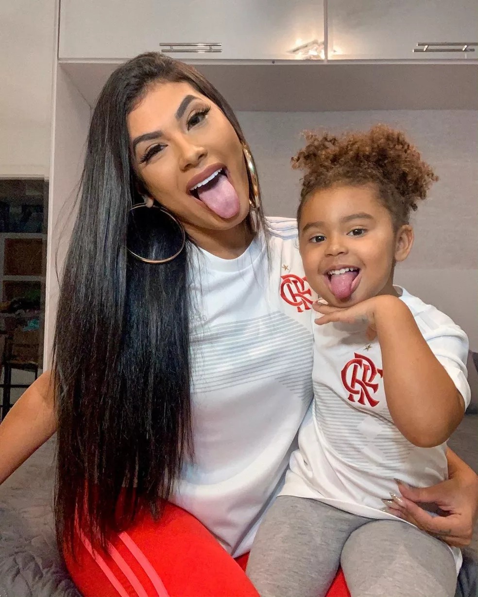 Pocah e a filha, Vitória, mais unidas do que nunca nessa quarentena — Foto: Reprodução/Instagram