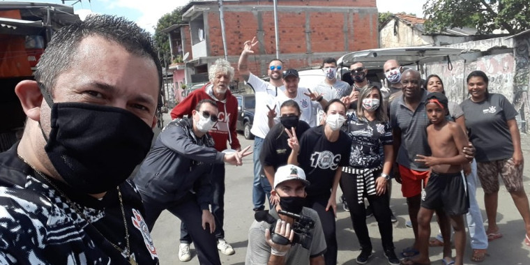 Ídolos do Corinthians apoiam campanha solidária